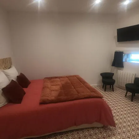 Oda ve Kahvaltı D'hotes Le Clos Marty 3*