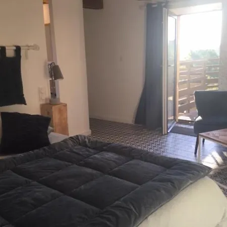 D'hotes Le Clos Marty Bed & Breakfast