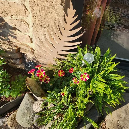 D'hotes Le Clos Marty Bed & Breakfast 3*