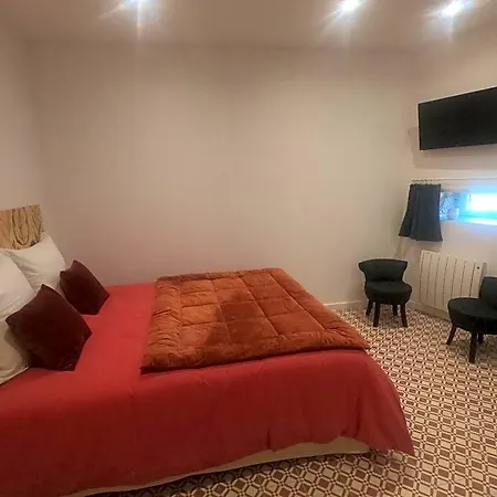 D'hotes Le Clos Marty Bed & Breakfast 3*