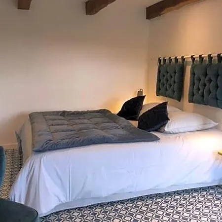 D'hotes Le Clos Marty Bed & Breakfast